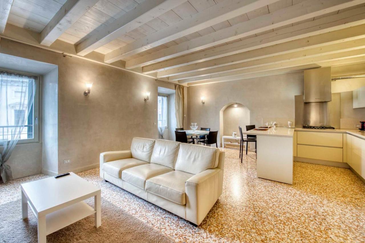 Apartmentsarena - Suite Mercatorum - Piazza Erbe Verona Exterior photo