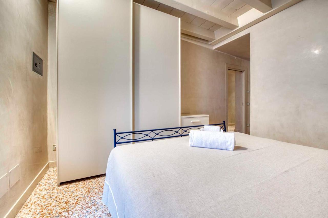 Apartmentsarena - Suite Mercatorum - Piazza Erbe Verona Exterior photo