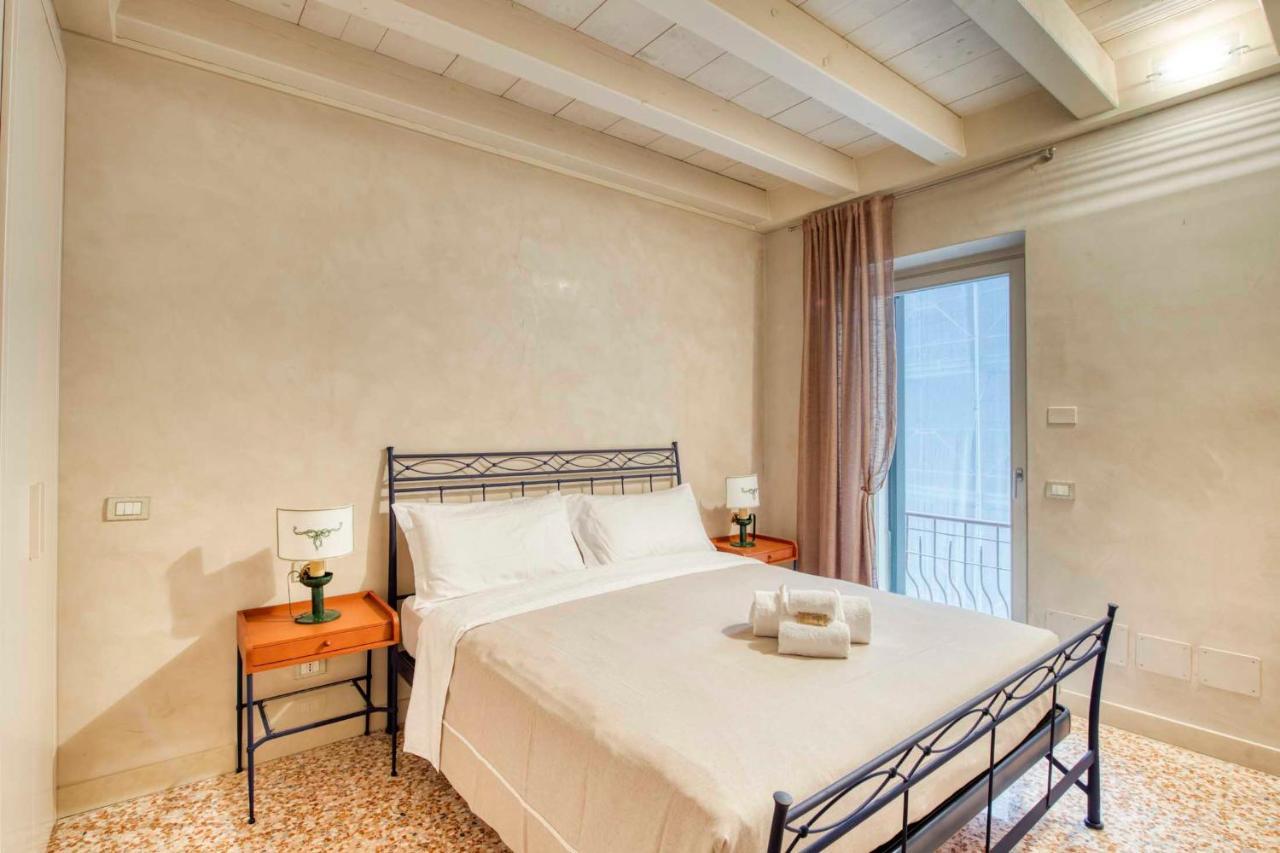 Apartmentsarena - Suite Mercatorum - Piazza Erbe Verona Exterior photo
